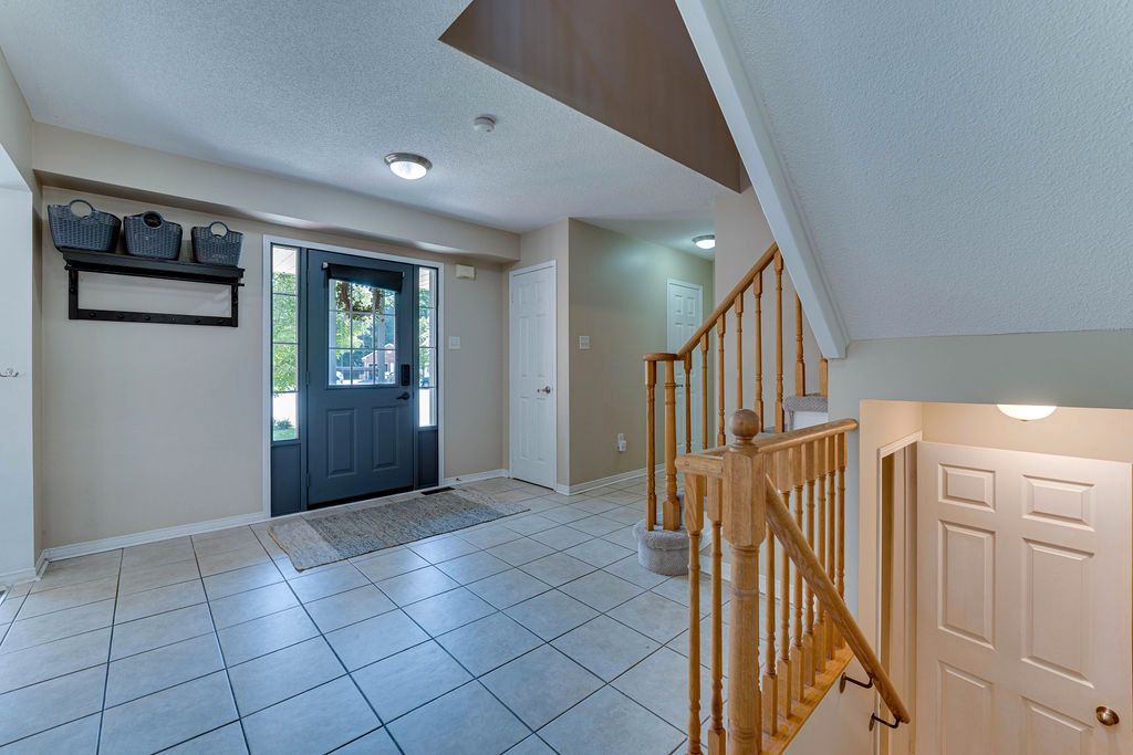 Photo 7: Photos: 29 Ingram Court in Barrie: House for sale (Simcoe)  : MLS®# 40129699
