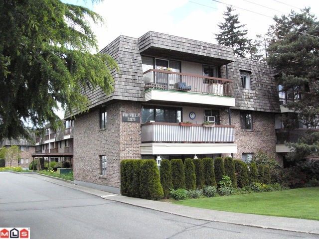 Main Photo: 101 32175 OLD YALE Road in Abbotsford: Abbotsford West Condo for sale in "FIR VILLA" : MLS®# F1011418