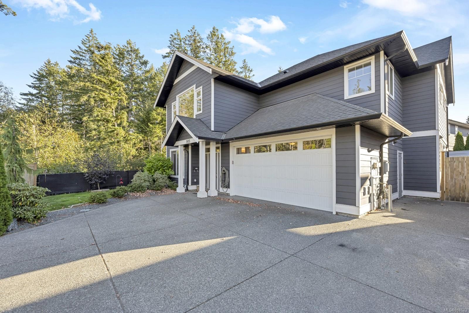 Main Photo: 905 Latoria Rd in Langford: La Olympic View House for sale : MLS®# 918623