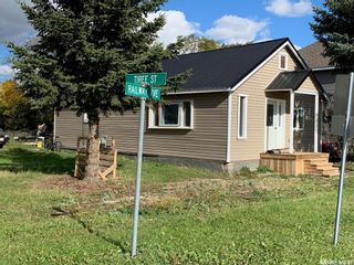 Photo 2: 701 Railway Avenue in Colonsay: Residential for sale : MLS®# SK951221