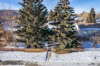 Photo 3: 2115 Mackay Road NW in Calgary: Montgomery Detached for sale : MLS®# A2017111