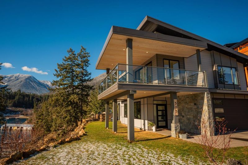 FEATURED LISTING: 575 LARCH DRIVE Kaslo