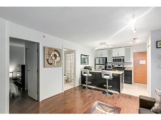 Photo 4: 903 928 HOMER Street in Vancouver: Yaletown Condo for sale in "YALETOWN PARK1" (Vancouver West)  : MLS®# V1105059