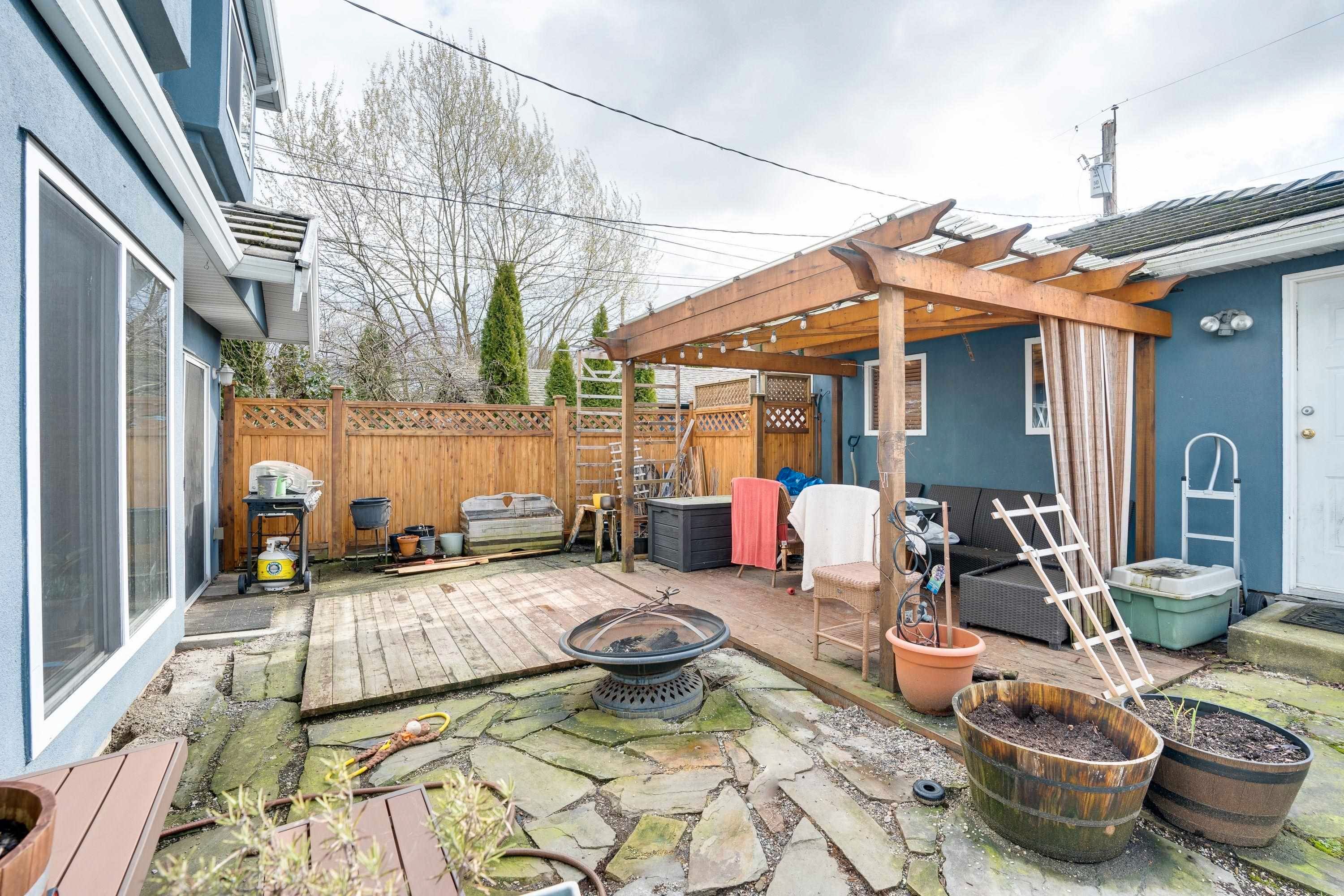 Photo 3: Photos: 1828 E 13TH AVENUE in Vancouver: Grandview Woodland 1/2 Duplex for sale (Vancouver East)  : MLS®# R2665537