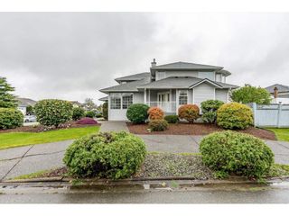 Photo 2: 6193 185A Street in Surrey: Cloverdale BC House for sale in "EAGLECREST" (Cloverdale)  : MLS®# R2388424