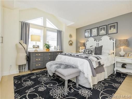 Photo 14: Photos: 3 1850 Fern St in VICTORIA: Vi Fernwood Row/Townhouse for sale (Victoria)  : MLS®# 734771