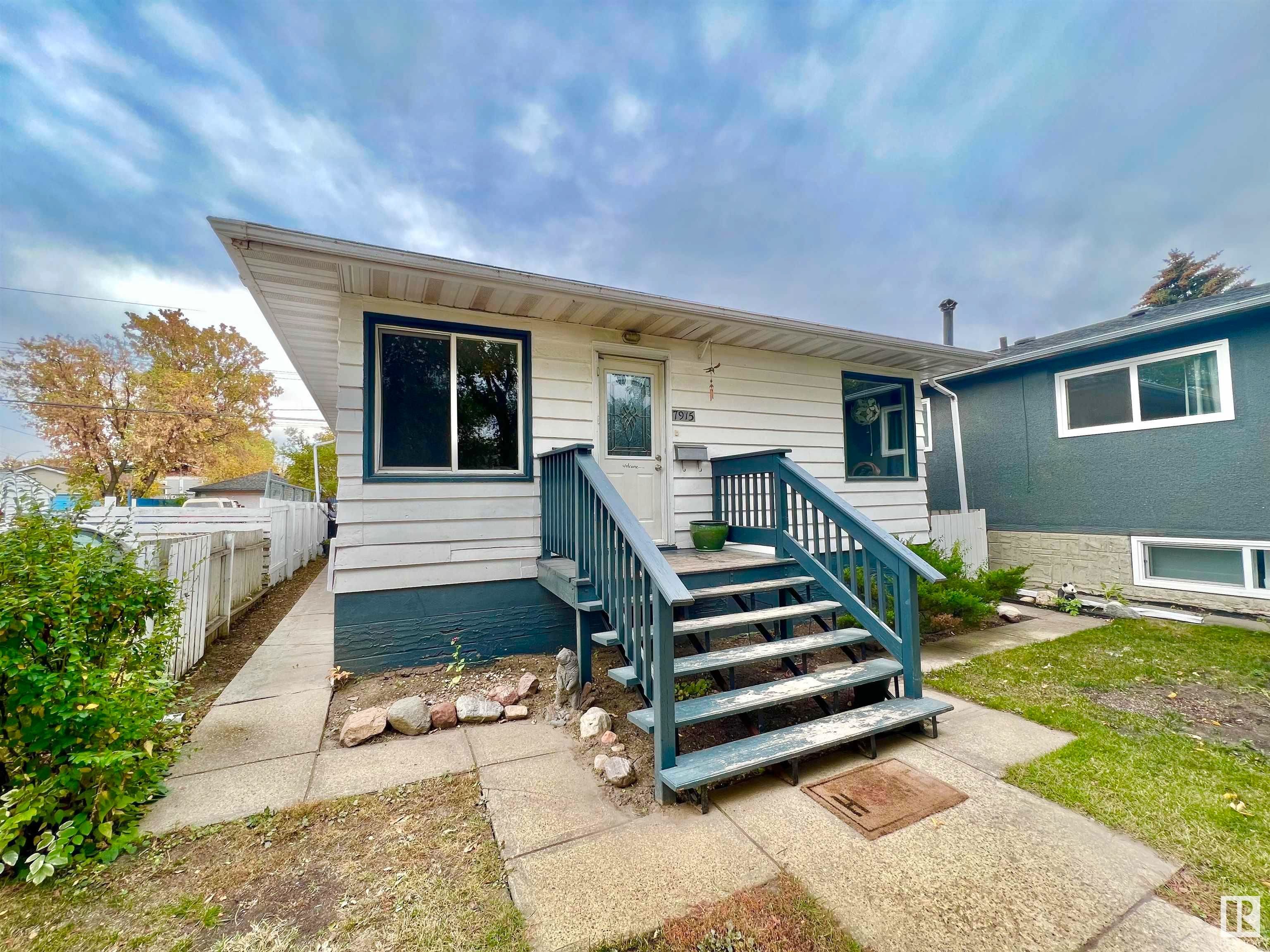 Main Photo: 7915 84 Avenue in Edmonton: Zone 18 House for sale : MLS®# E4315335