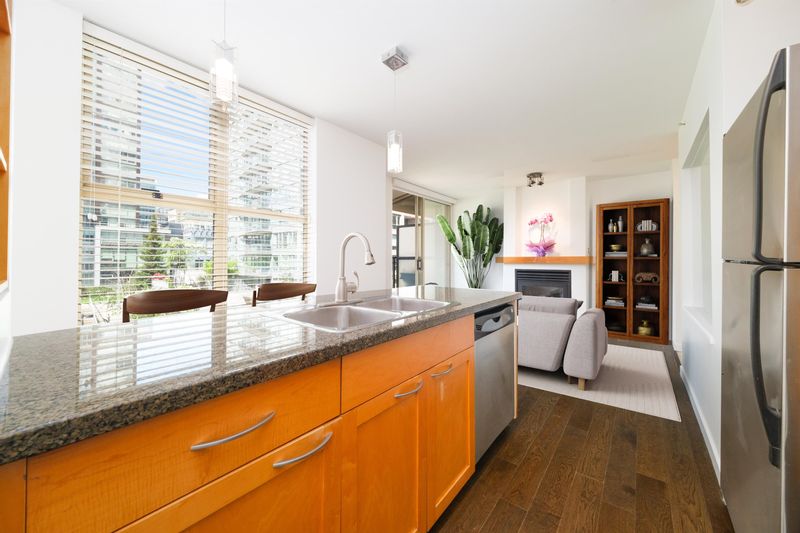 FEATURED LISTING: 702 - 989 RICHARDS Street Vancouver