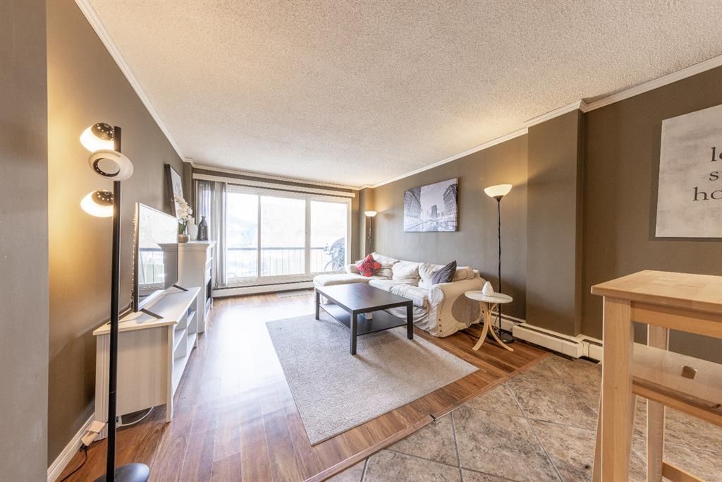 Photo 3: Photos: 206 1040 15 Avenue SW in Calgary: Beltline Apartment for sale : MLS®# A1195527