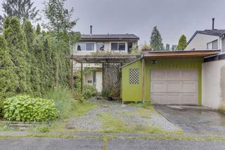 Photo 1: 870 PINEBROOK Place in Coquitlam: Meadow Brook 1/2 Duplex for sale : MLS®# R2464151