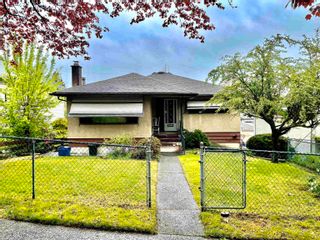 Photo 1: 5554 CULLODEN Street in Vancouver: Knight House for sale (Vancouver East)  : MLS®# R2877157