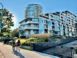 Photo 1: 1007 1288 MARINASIDE Crescent in Vancouver: Yaletown Condo for sale in "Crestmark 1" (Vancouver West)  : MLS®# R2728871
