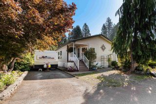 Main Photo: 17 52324 YALE Road: Rosedale Manufactured Home for sale in "GORDANIA ESTATES" (East Chilliwack)  : MLS®# R2855639