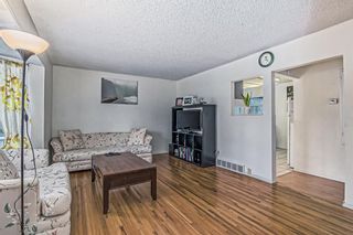 Photo 2: 4523 17 Avenue NW in Calgary: Montgomery Detached for sale : MLS®# A2012623