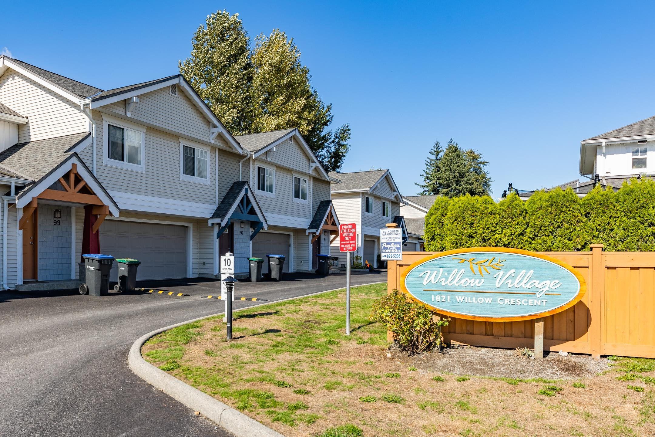 Main Photo: 95 1821 WILLOW Crescent in Squamish: Garibaldi Estates Townhouse for sale in "Willow Village" : MLS®# R2620539
