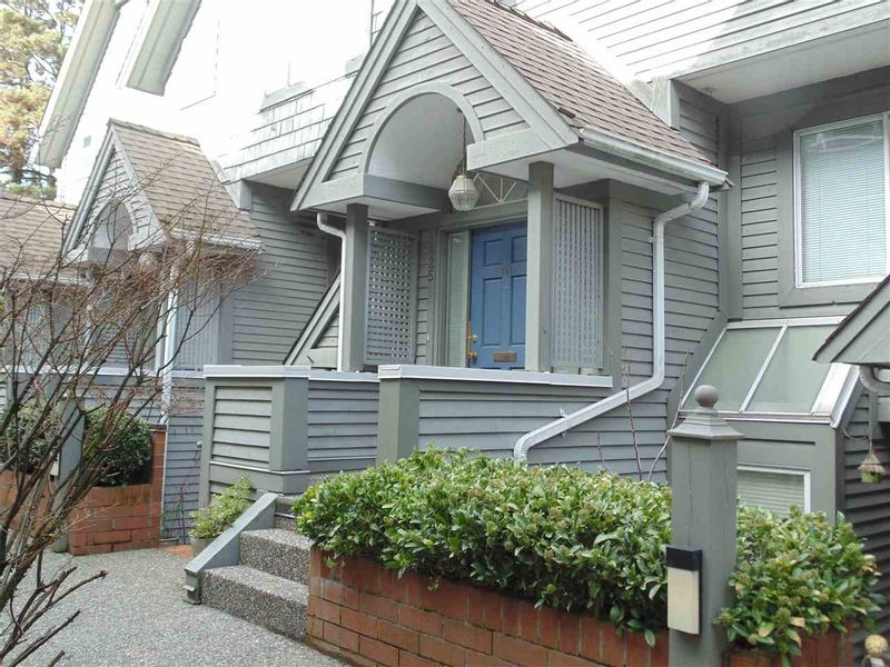 FEATURED LISTING: 106 - 825 7TH Avenue West Vancouver