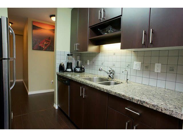 Main Photo: 208 156 W 21ST STREET in : Central Lonsdale Condo for sale : MLS®# V993531
