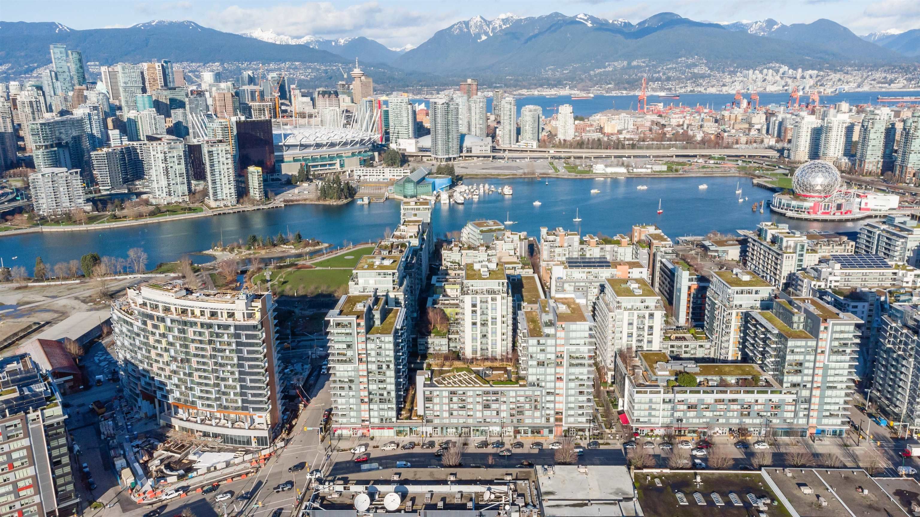 Main Photo: 1207 159 W 2ND AVENUE in Vancouver: False Creek Condo for sale (Vancouver West)  : MLS®# R2757356