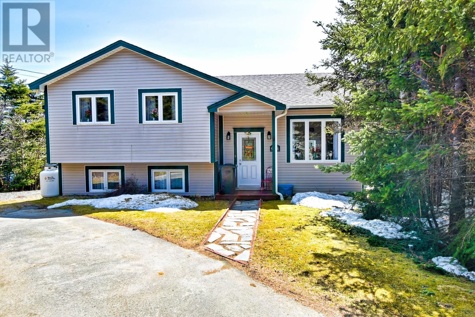 Main Photo: 611 Indian Meal Line in Portugal Cove: House for sale : MLS®# 1258135