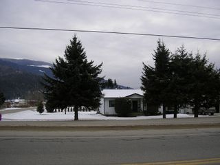Photo 1: 813 Trans Can Frtg Road in Sicamous: Home for sale : MLS®# 10000966