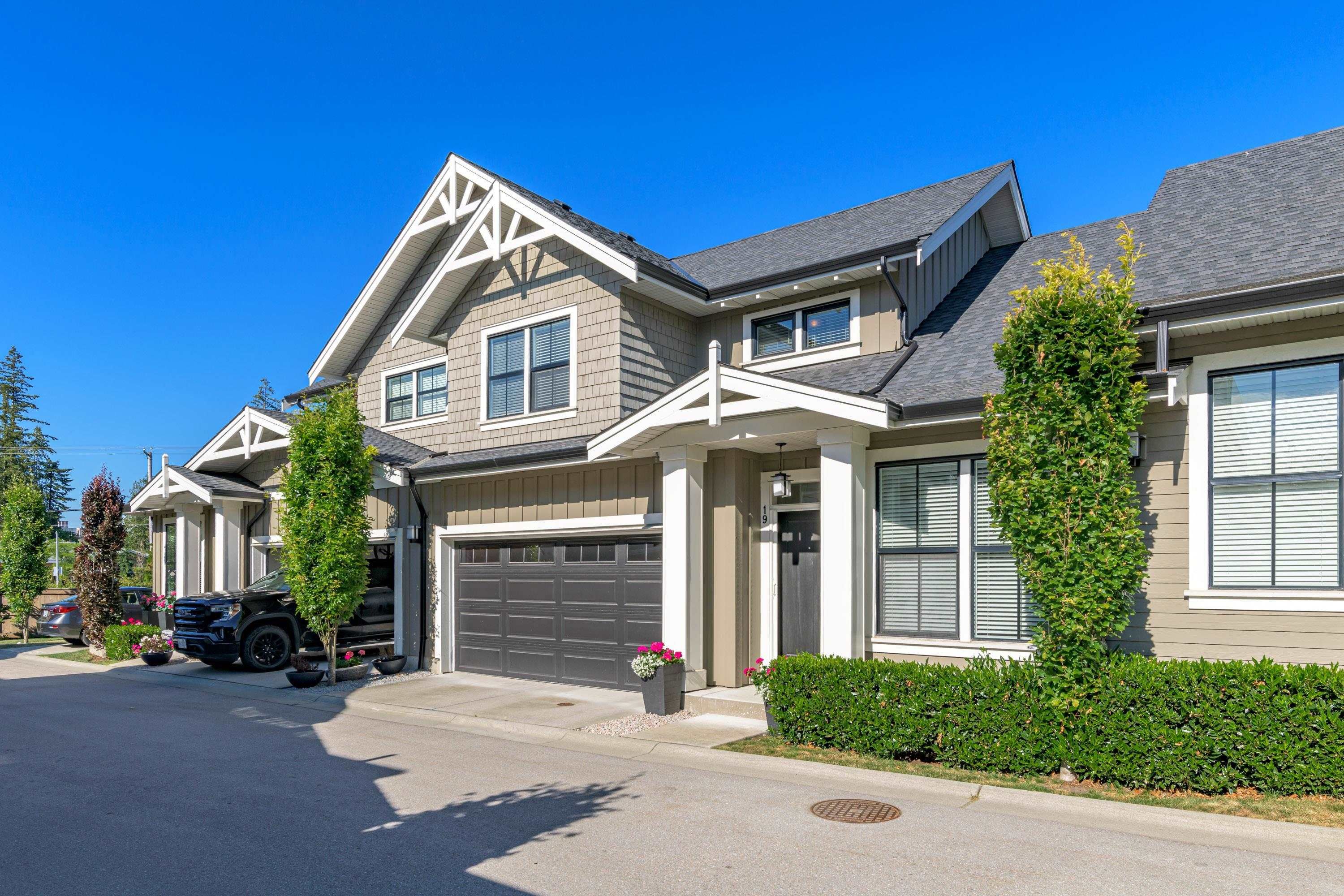 Main Photo: 19 22057 49 Avenue in Langley: Murrayville Townhouse for sale in "HERITAGE" : MLS®# R2721571