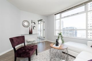 Photo 6: 1806 438 SEYMOUR Street in Vancouver: Downtown VW Condo for sale in "THE CONFERENCE PLAZA" (Vancouver West)  : MLS®# R2289449