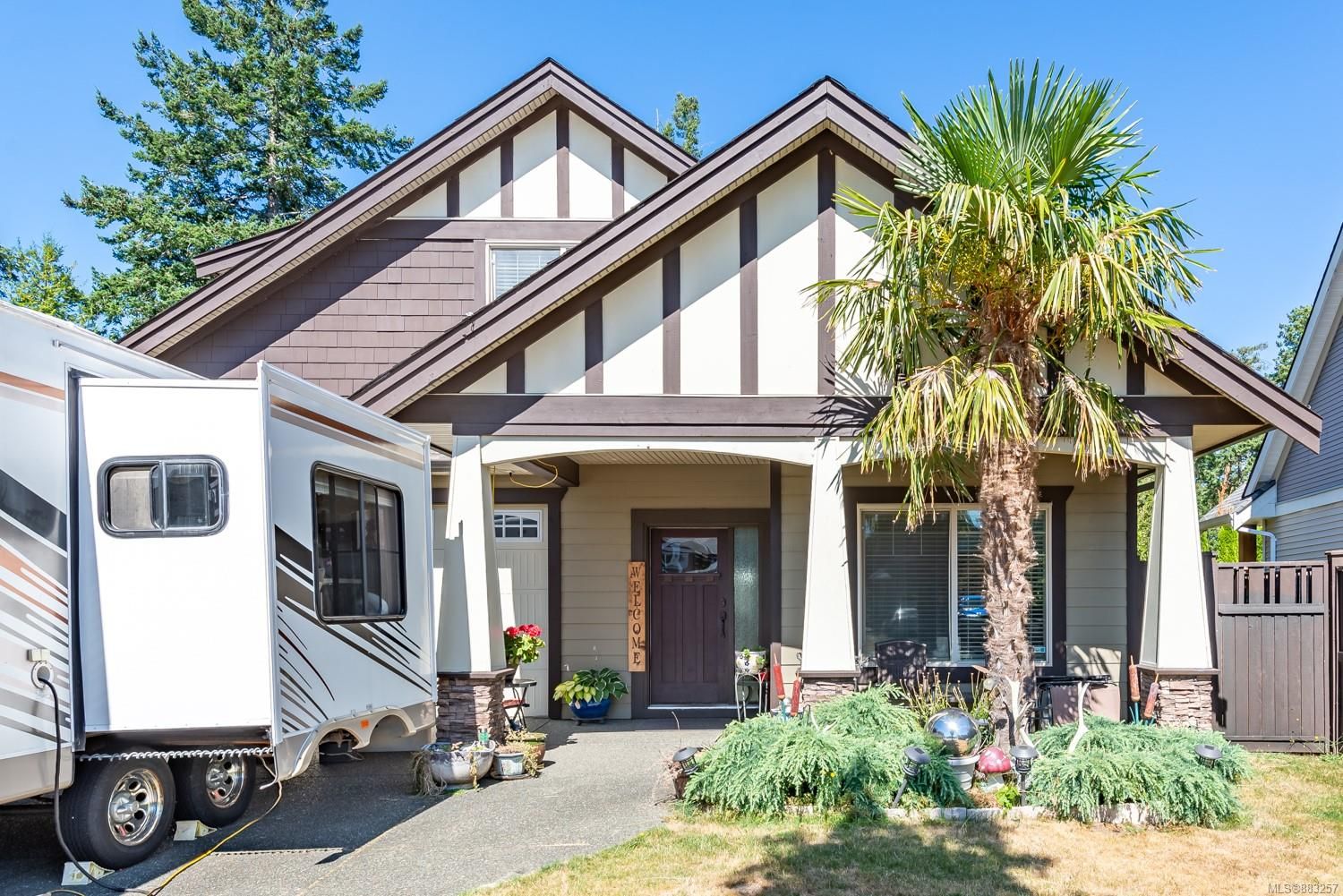 Main Photo: 311 Forester Ave in Comox: CV Comox (Town of) House for sale (Comox Valley)  : MLS®# 883257