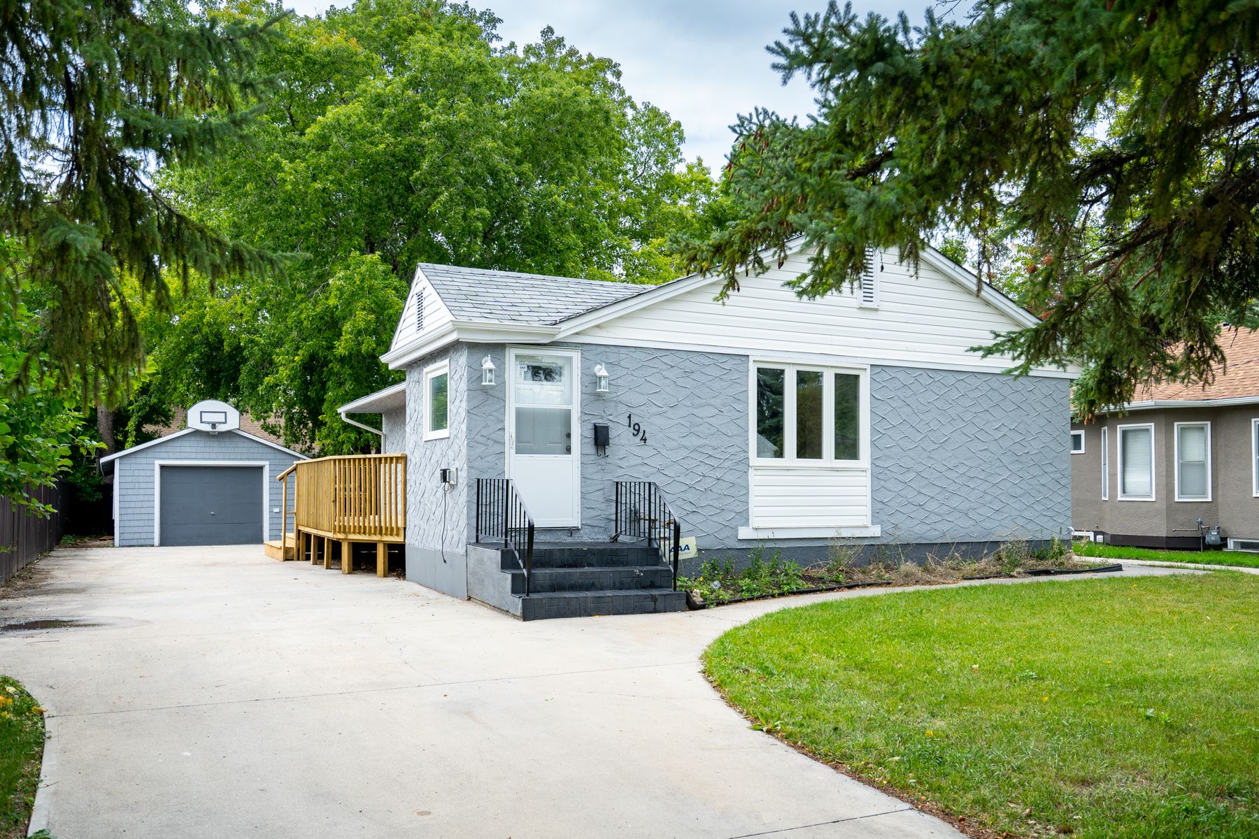Main Photo: Woodhaven Bungalow: House for sale (Winnipeg) 