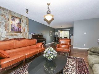 Photo 4: 15865 101 Avenue in Surrey: Guildford House for sale (North Surrey)  : MLS®# R2359276
