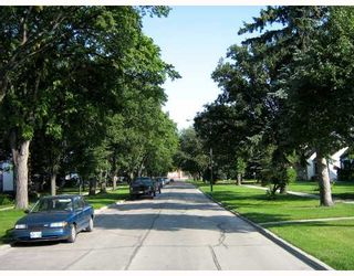 Photo 3: 222 NEIL Avenue in WINNIPEG: East Kildonan Residential for sale (North East Winnipeg)  : MLS®# 2916843