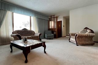 Photo 3: 57 Amundsen Bay in Winnipeg: Westwood Residential for sale (5G)  : MLS®# 202401482