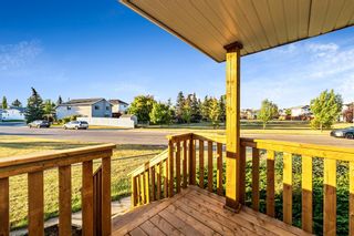 Photo 3: 55 Erin Road SE in Calgary: Erin Woods Detached for sale : MLS®# A2002318