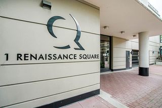 Photo 2: 808 1 RENAISSANCE Square in New Westminster: Quay Condo for sale in "THE 'Q'" : MLS®# R2521364