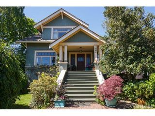 Photo 1: 1050 Monterey Ave in VICTORIA: OB South Oak Bay House for sale (Oak Bay)  : MLS®# 730937