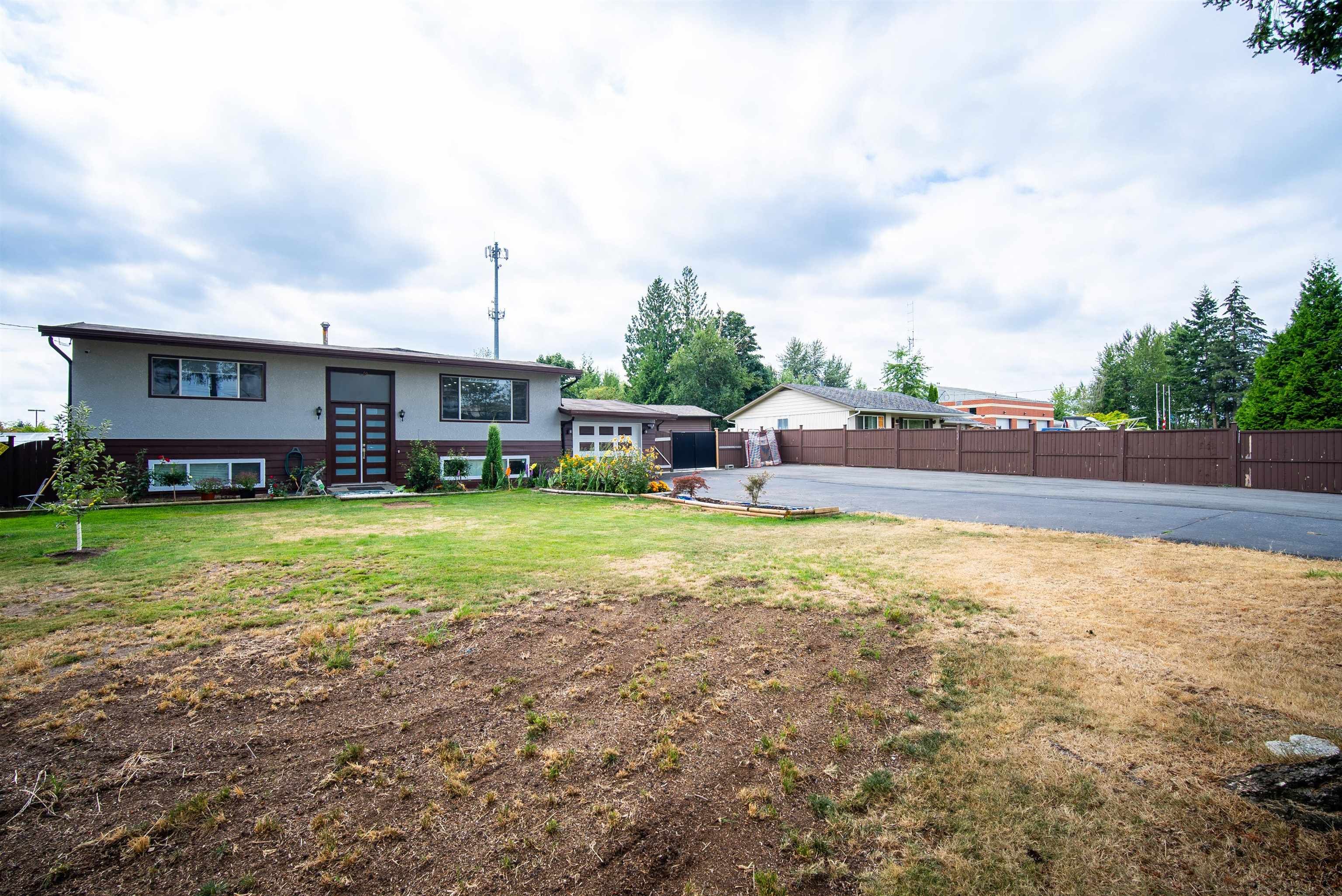 Main Photo: 26340 30A Avenue in Langley: Aldergrove Langley House for sale : MLS®# R2648488