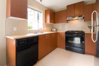 Photo 11: 212 9233 GOVERNMENT Street in Burnaby: Government Road Condo for sale in "SANDLEWOOD" (Burnaby North)  : MLS®# V764462
