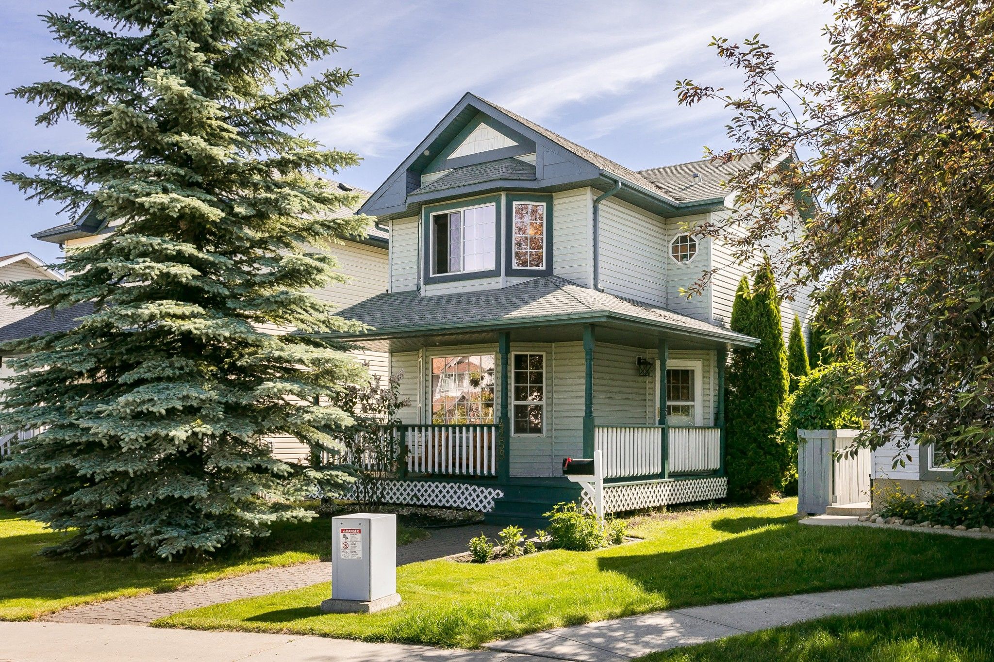 Main Photo: 4259 23St in Edmonton: Larkspur House for sale : MLS®# E4203591