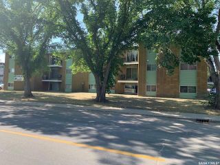 Photo 2: 1113 Northumberland Avenue in Saskatoon: Massey Place Multi-Family for sale : MLS®# SK909231