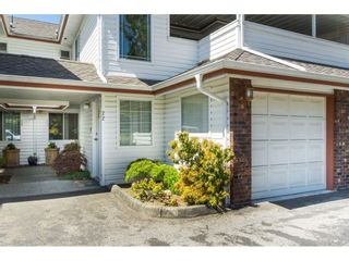 Photo 1: 21 22128 DEWDNEY TRUNK Road in Maple Ridge: West Central Townhouse for sale in "Dewdney Place" : MLS®# R2367027