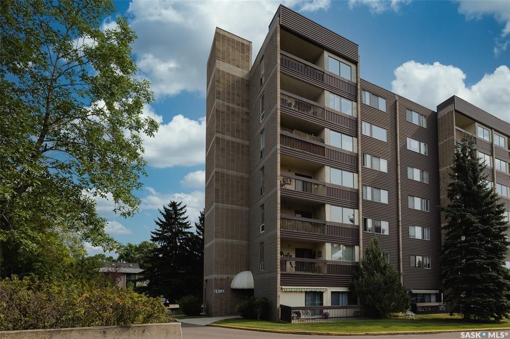 Main Photo: 102A 351 Saguenay Drive in Saskatoon: River Heights SA Residential for sale : MLS®# SK914685
