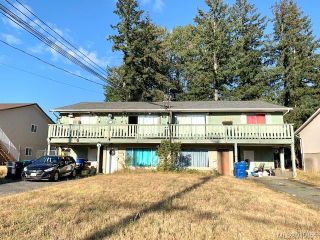 Photo 1: 2298/ 2300 Rosstown Rd in Nanaimo: Na Diver Lake Full Duplex for sale : MLS®# 915855