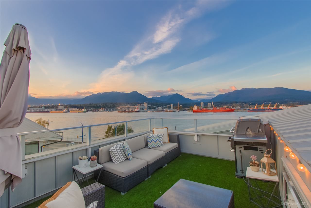 Main Photo: 2937 WALL Street in Vancouver: Hastings Sunrise Townhouse for sale (Vancouver East)  : MLS®# R2503032