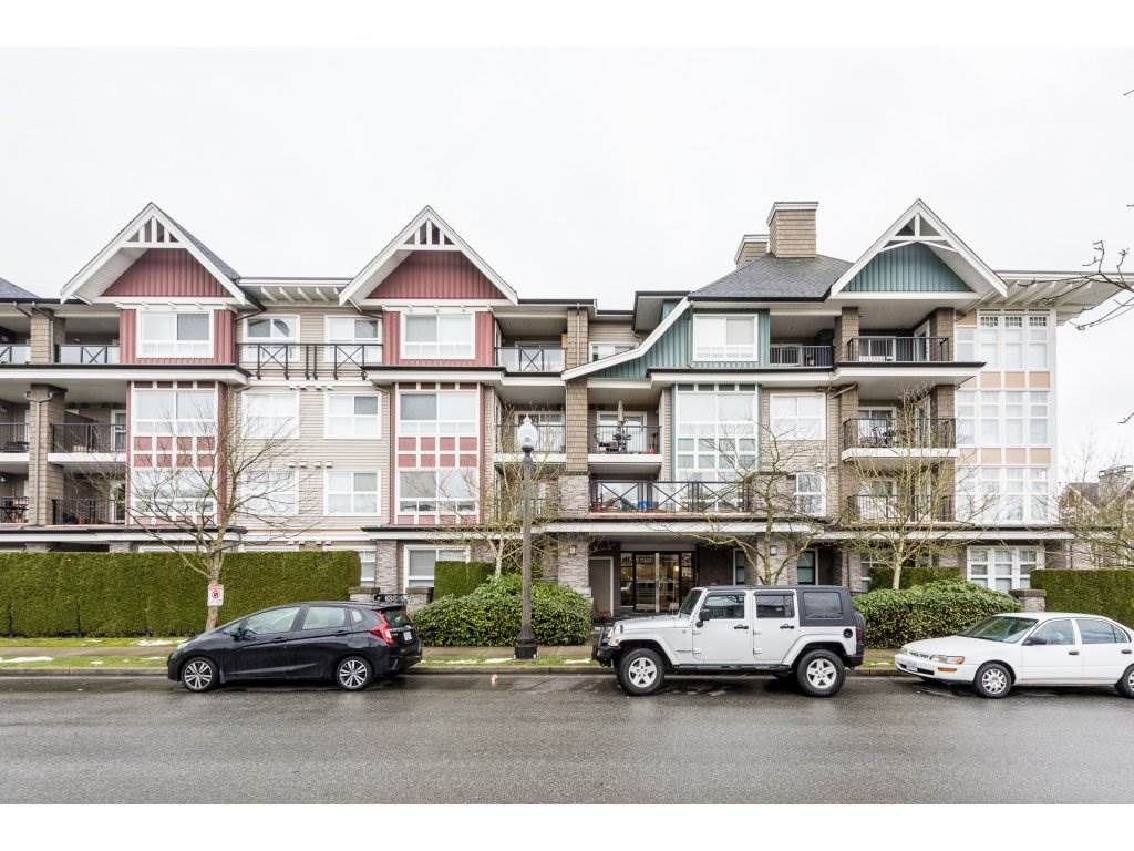 Main Photo: 305 7088 MONT ROYAL SQUARE in Vancouver: Champlain Heights Condo for sale (Vancouver East)  : MLS®# R2243305