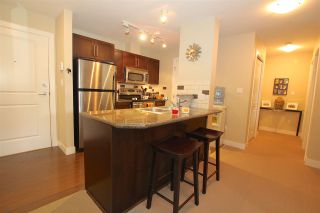 Photo 5: 401 2468 ATKINS Avenue in Port Coquitlam: Central Pt Coquitlam Condo for sale in "THE BORDEAUX" : MLS®# R2000913