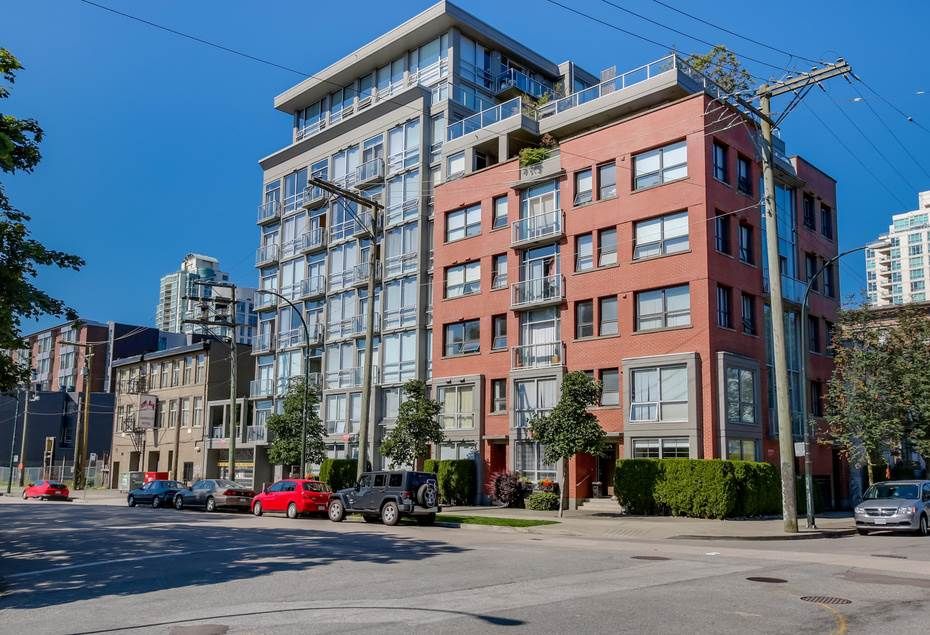 Main Photo: 208 919 STATION STREET in Vancouver: Mount Pleasant VE Condo for sale (Vancouver East)  : MLS®# R2087057