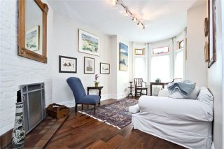Photo 4: 470 Wellesley St, Toronto, Ontario M4X 1H9 in Toronto: Semi-Detached for sale (Cabbagetown-South St. James Town)  : MLS®# C3541128