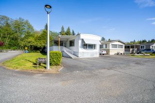 Photo 1: 71 2270 196 Street in Langley: Brookswood Langley Manufactured Home for sale in "Pineridge Park" : MLS®# R2875330