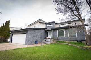 Photo 2: 95 Hiddleston Crescent in Winnipeg: Maples Single Family Detached for sale (4H)  : MLS®# 202210793