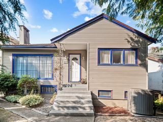 Photo 2: 609 E COLUMBIA Street in New Westminster: The Heights NW House for sale : MLS®# R2738621