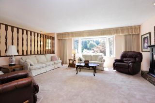 Photo 3: 954 HENDECOURT Road in North Vancouver: Lynn Valley House for sale in "Lynn Valley" : MLS®# R2301976